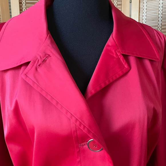 Ladies' red belted lined raincoat/trenchcoat, size L - Picture 2 of 16